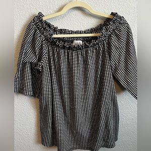 Elle size large black and white checkered off the shoulder top